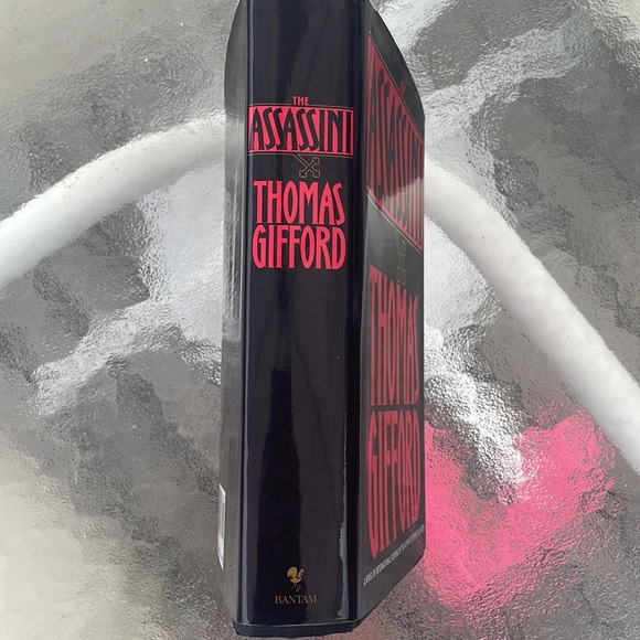 The Assassini - Thomas Gifford. Suspense. Hardcover. Fiction - Picture 2 of 9